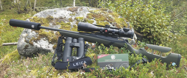  Набор охотника на норвежских оленей: карабин Merkel RX.Helix калибра .30-06 с ложей Alpinist, прицелом Leica Magnus 2,4-16x56i, саунд-модератором A-Tec и сошками Harris, бинокль с дальномером Leica Geovid HD-B 8x42 и патроны RWS Speed Tip Pro